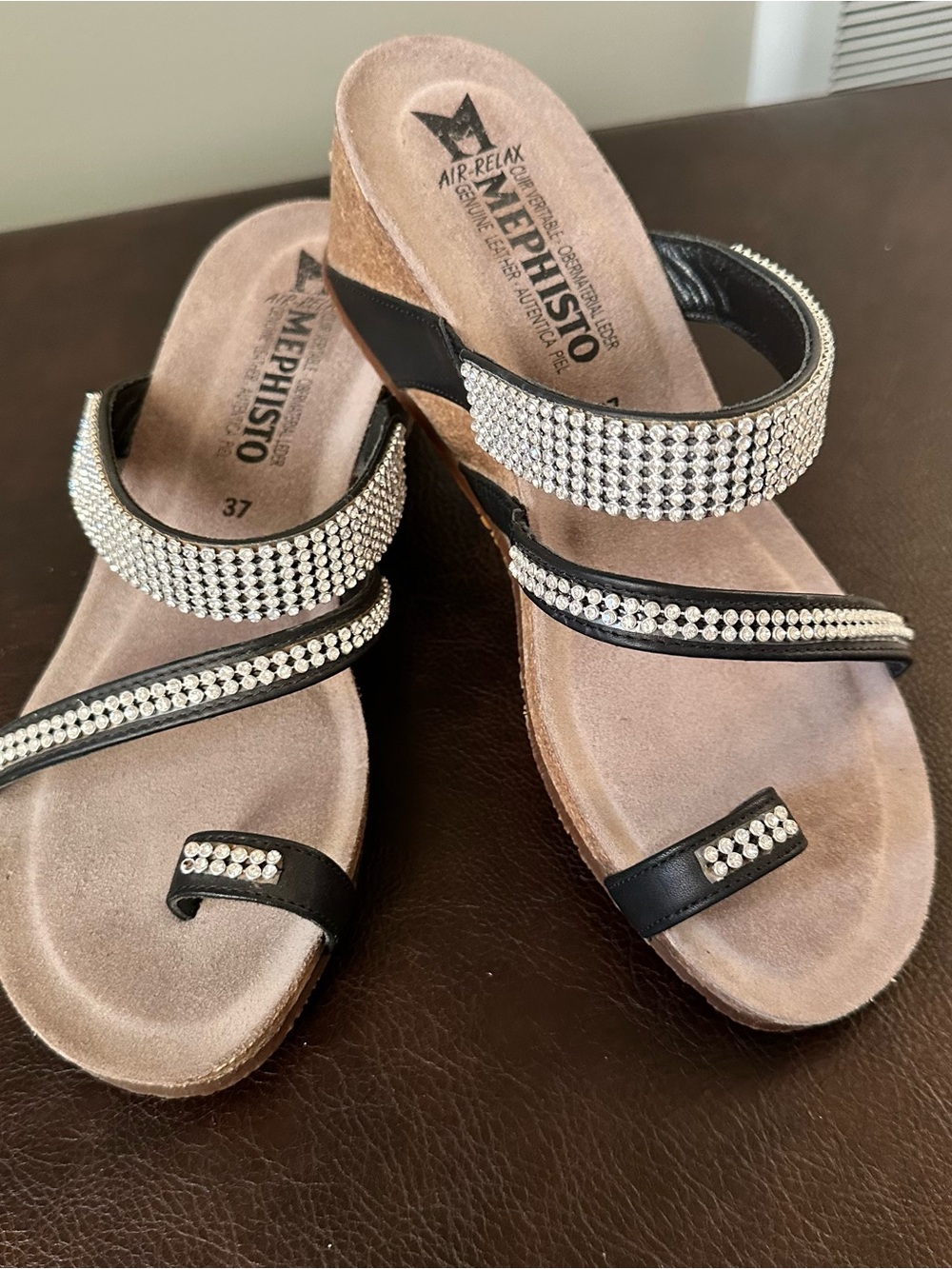 Sz 7.5(37)⭐️NWT Mephisto Mily Black Rhinestone 1.5” Wedge Sandal. Fits 7.5.